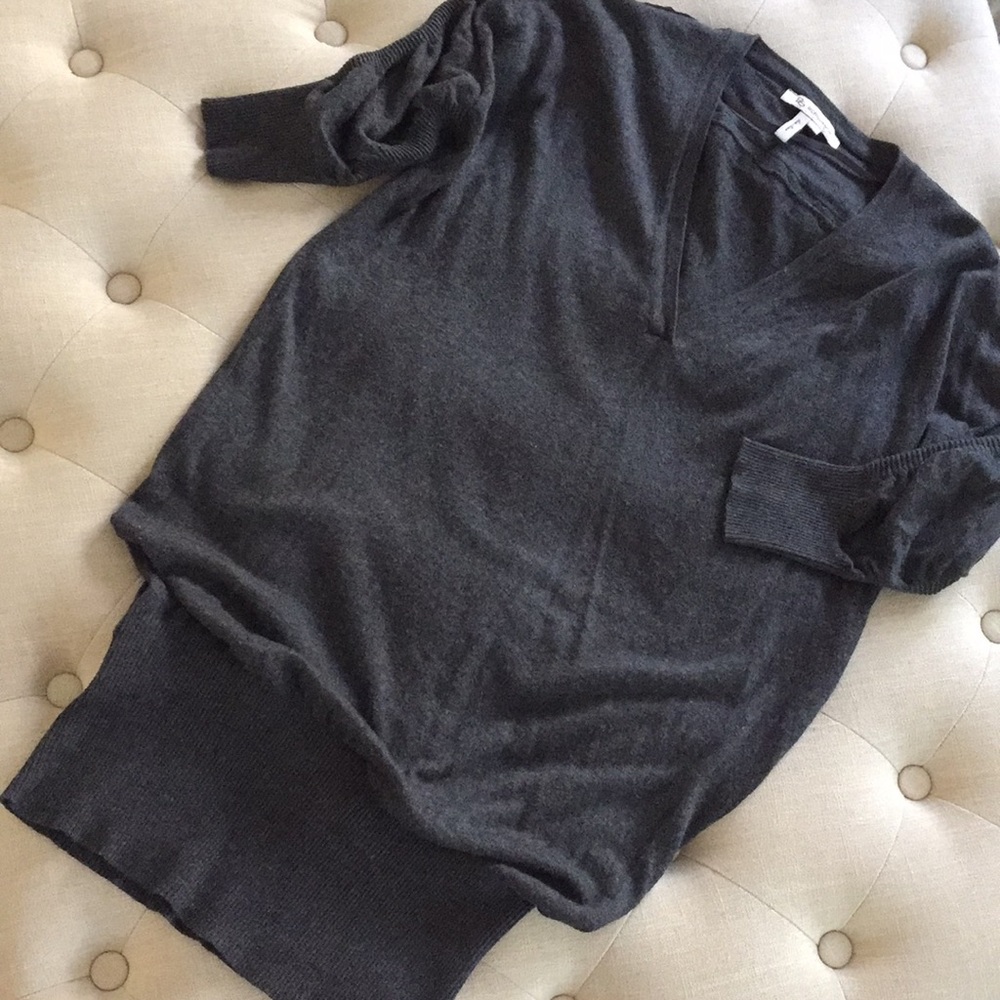 BCBGeneration tunic length V neck sweater